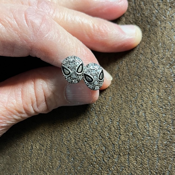 Spiderman Silver Stud Earrings - Picture 9 of 11
